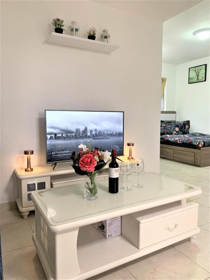 Mtr Tung Chung Near Airport Apartment, City Getaway, Pa Mei Village Tung Chung Hongkong Buitenkant foto